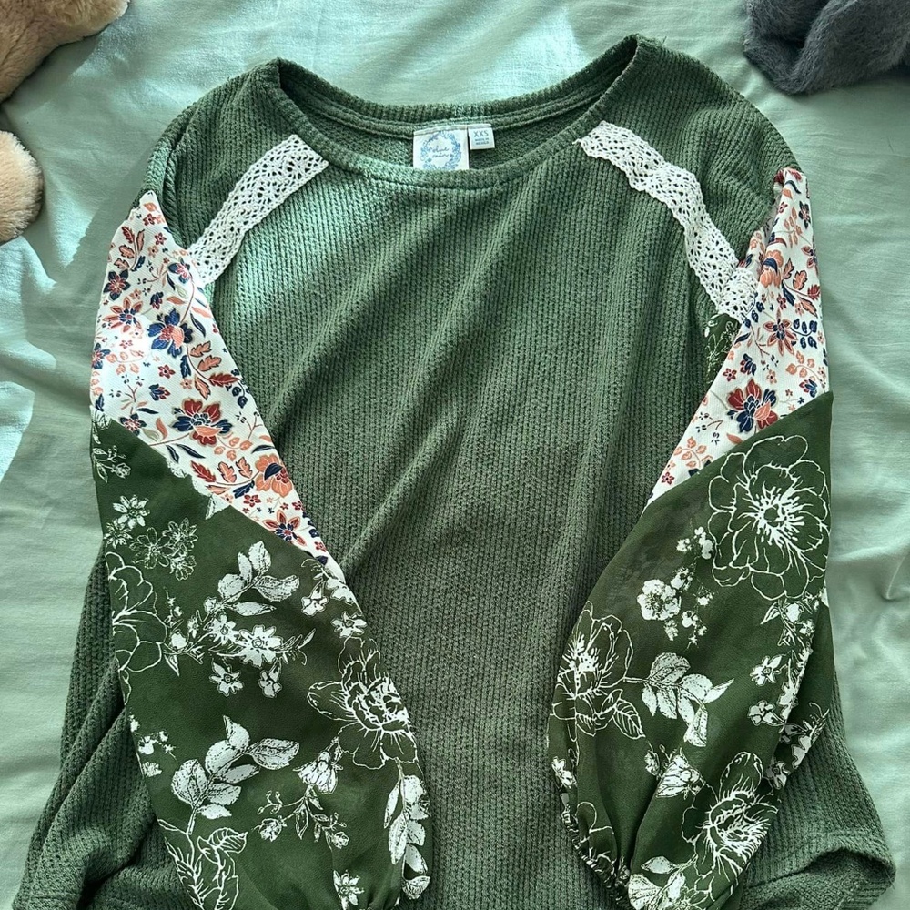 Green Floral Sleeve Shirt